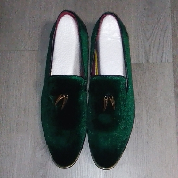 unbrand Other - Elegant Green Velvet Loafers